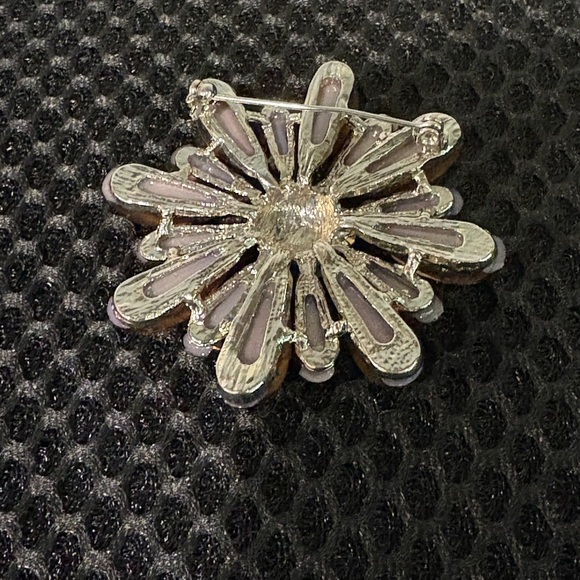 Vintage Daisy Flower Brooch with Aurora Borealis Rhinestones - Picture 3 of 6